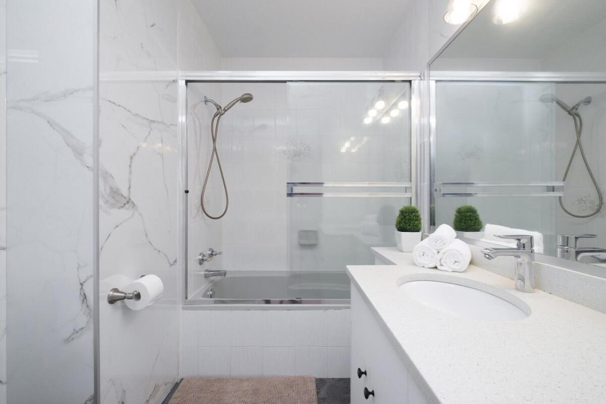 וונקובר Spacious 4Br W Ensuites Mins To Downtown Yvr Ubc מראה חיצוני תמונה