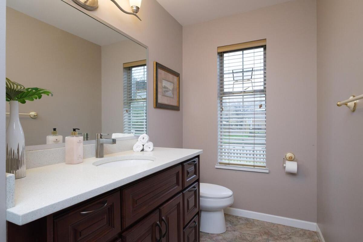 וונקובר Spacious 4Br W Ensuites Mins To Downtown Yvr Ubc מראה חיצוני תמונה