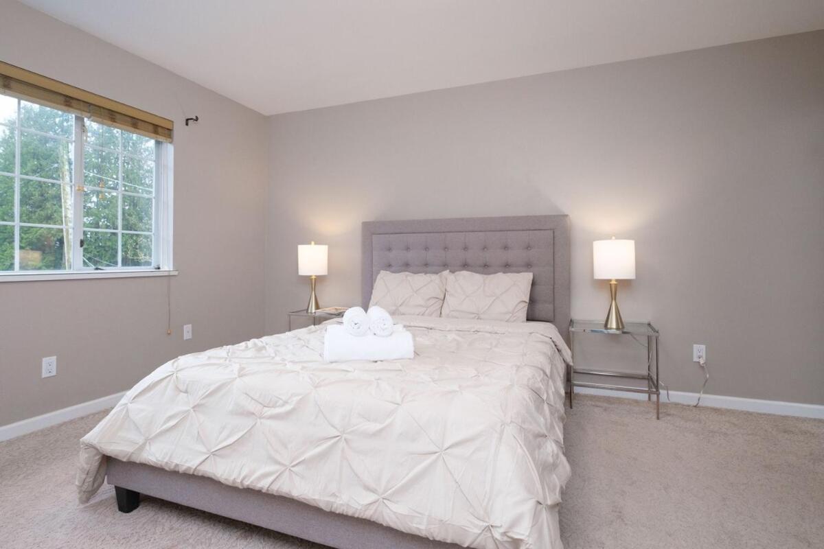 וונקובר Spacious 4Br W Ensuites Mins To Downtown Yvr Ubc מראה חיצוני תמונה