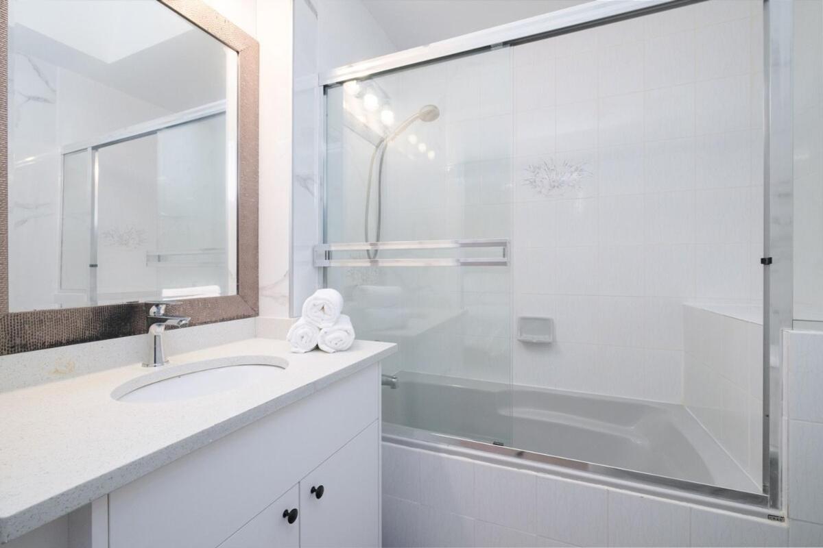 וונקובר Spacious 4Br W Ensuites Mins To Downtown Yvr Ubc מראה חיצוני תמונה