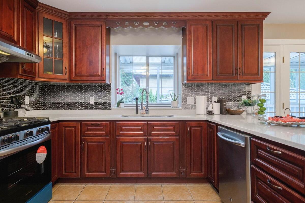 וונקובר Spacious 4Br W Ensuites Mins To Downtown Yvr Ubc מראה חיצוני תמונה